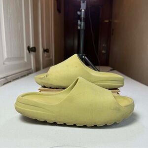 adidas Yeezy Slide Resin Mens Green Foam Slides 2021 sun damage see measurements
